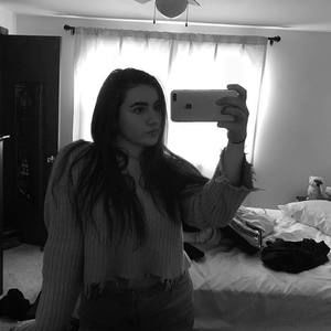 Meet your Posher, Alexis